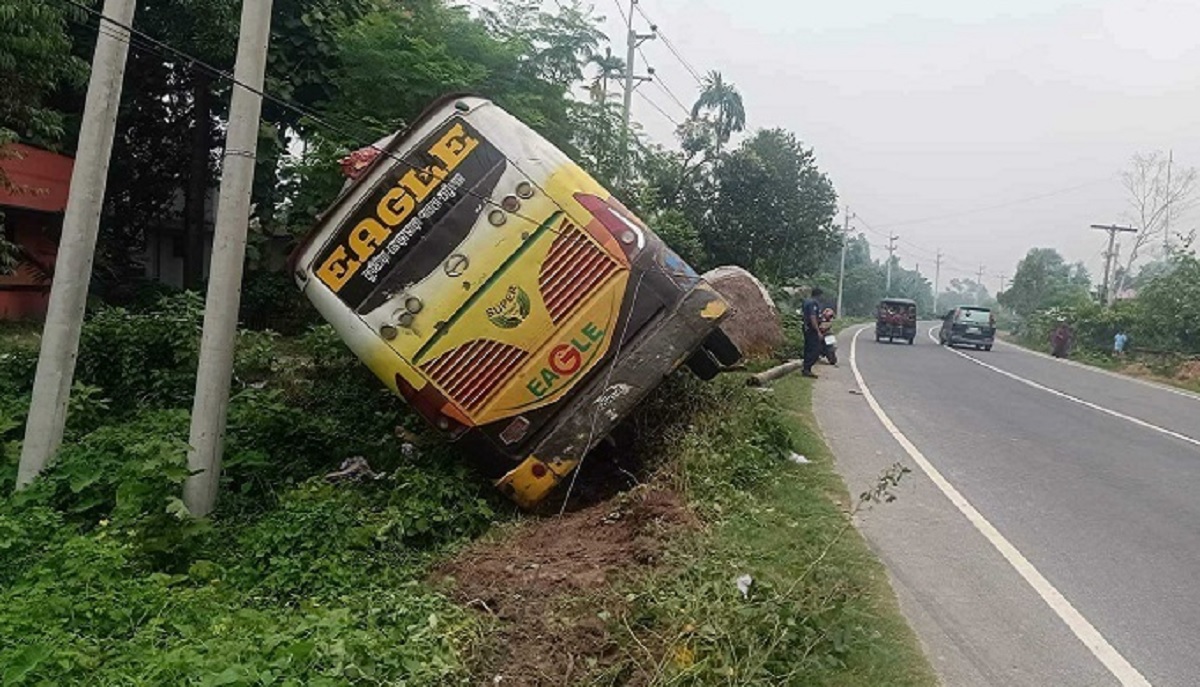 টাঙ্গাইলে চলন্ত বাসে ডাকাতি-সংঘবদ্ধ ধর্ষণ, যা জানালেন ভুক্তভোগী