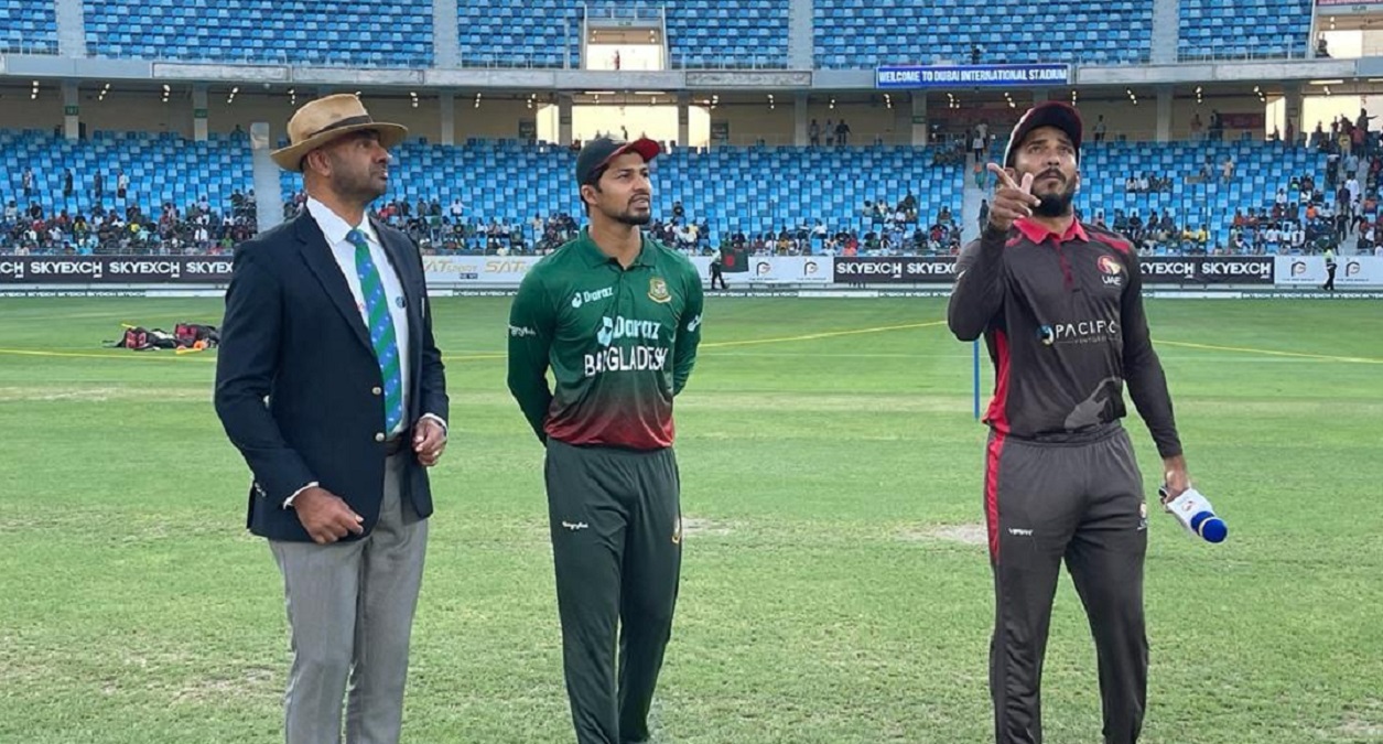 মিরাজের দায়িত্বশীল ব্যাটিংয়ে বড় সংগ্রহের পথে বাংলাদেশ