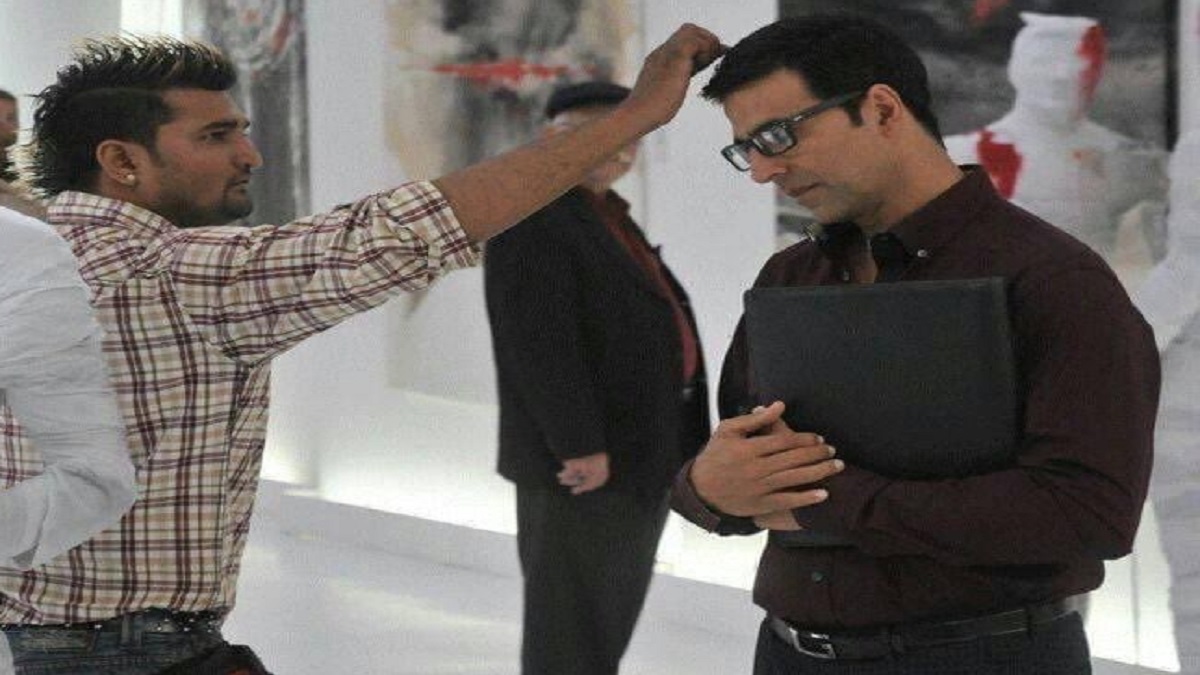 প্রয়াত হেয়ার স্টাইলিস্টের পরিবারের দায়িত্ব নিলেন অক্ষয়