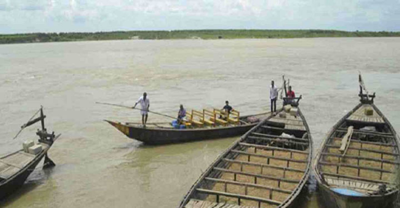 রাজশাহীতে পদ্মা নদীতে নৌকা ডুবে ৩ জন নিখোঁজ