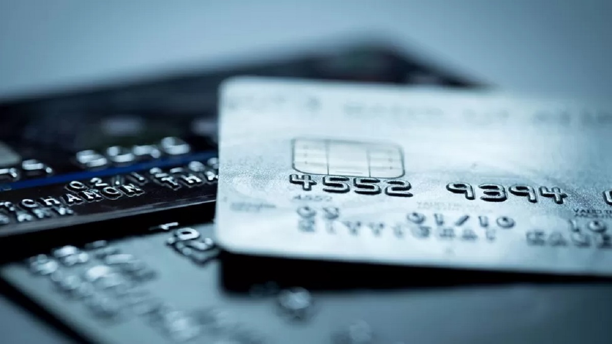 ২৭ ব্যাংকের ৭১ ক্রেডিট কার্ডে ডলার লেনদেনে অনিয়ম পেয়েছে বাংলাদেশ ব্যাংক