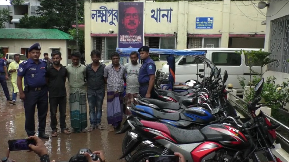 লক্ষ্মীপুরে চোরাই মোটরসাইকেল উদ্ধার, আটক ৫