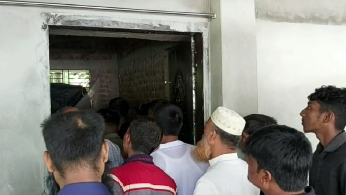 নিজ ঘরে ঝুলন্ত লাশ, এবার দাখিল পরীক্ষা দেয়ার কথা ছিল সোহানের