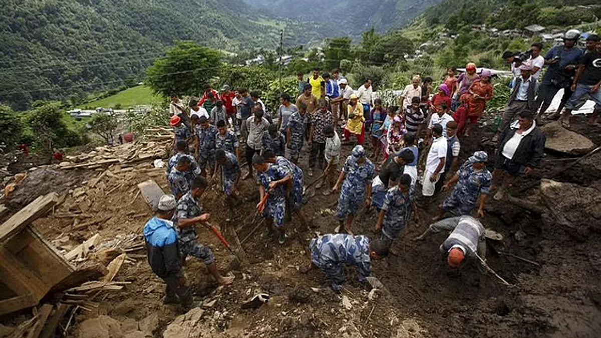 নেপালে ভূমিধস; নিহত অন্তত ১৪