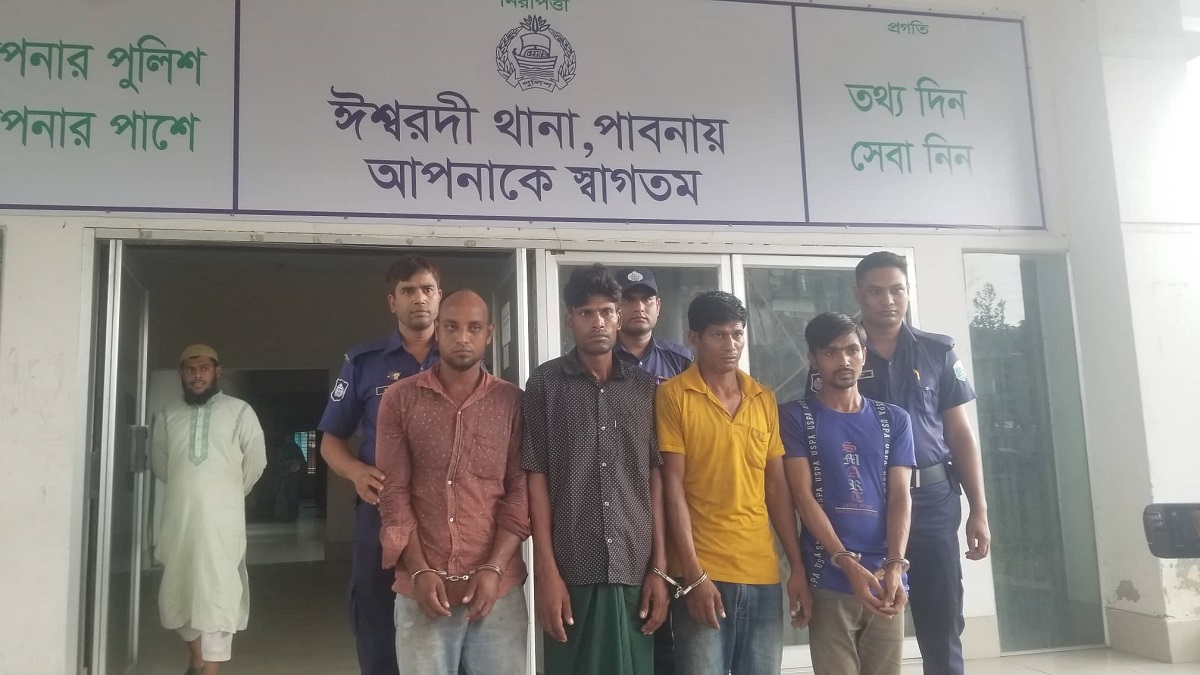 পাবনায় প্রেমের সম্পর্কের সূত্রে ২ গার্মেন্টস কর্মীকে ডেকে এনে সংঘবদ্ধ ধর্ষণ, গ্রেফতার ৪