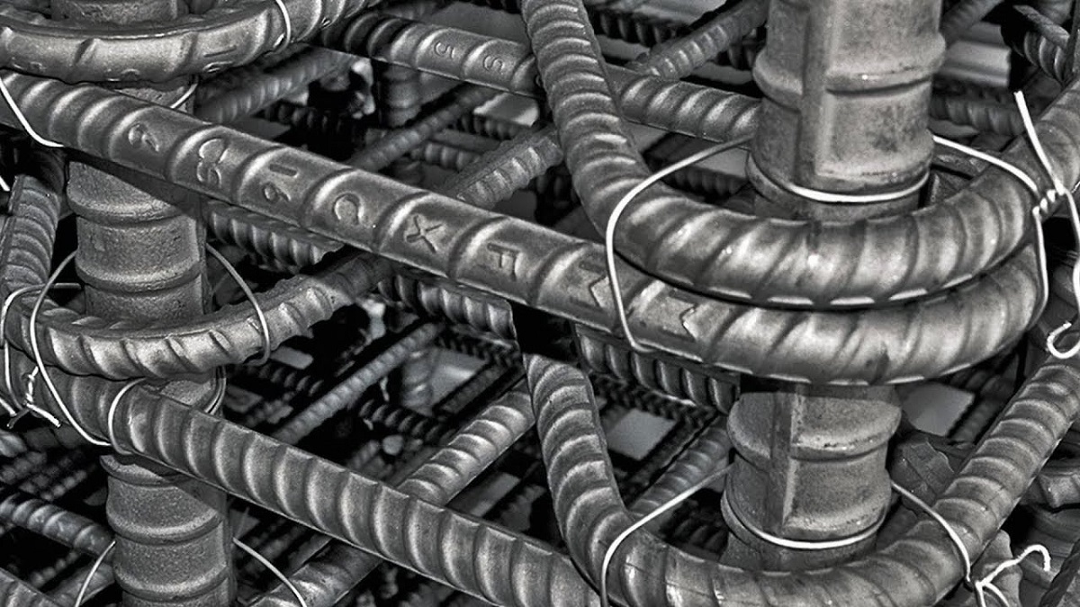 ঊর্ধ্বমুখী রড ও সিমেন্টের বাজার