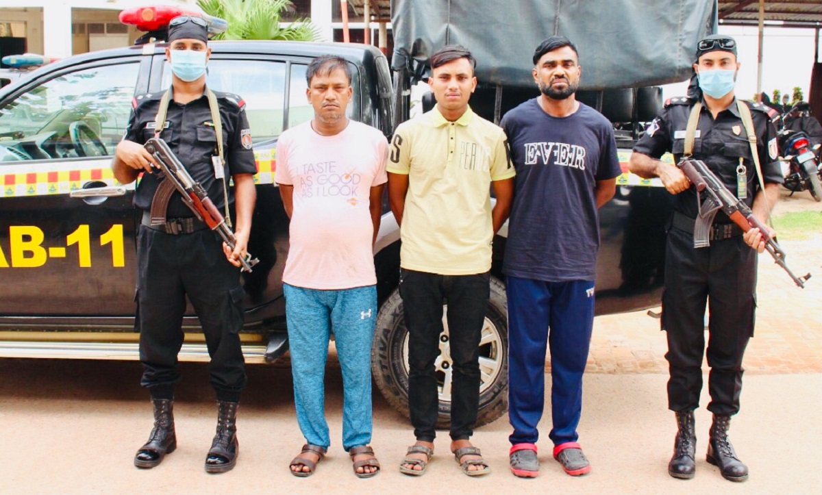 ছাত্রলীগ কর্মী রাকিব হত্যা: র্যাবের যৌথ অভিযানে গ্রেফতার ৩