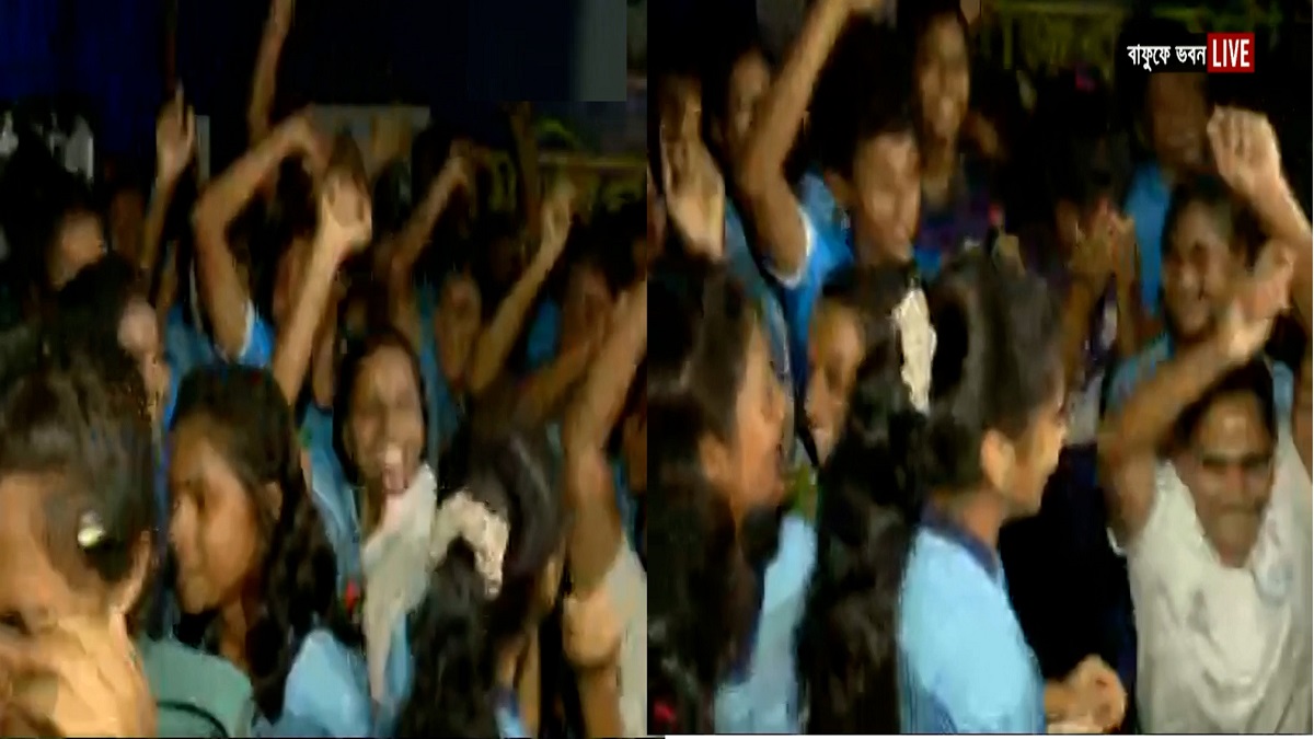 বাফুফে ভবনে বাঘিনীদের বাঁধভাঙা উল্লাস (ভিডিও)