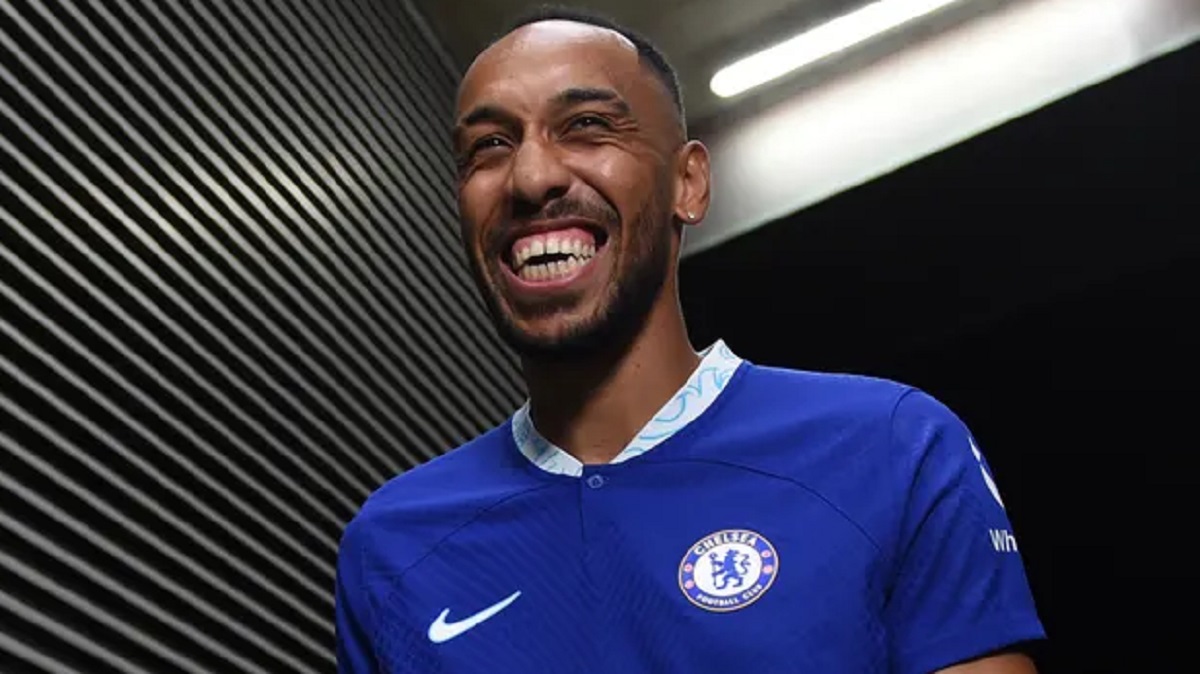 ৭ মাসেই শেষ অবামেয়াংয়ের বার্সা অধ্যায়, যোগ দিলেন চেলসিতে