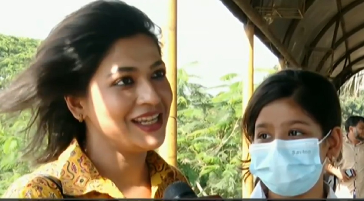 নারীদের জয়ে বাঁধ ভাঙা উচ্ছ্বাস বাঁধনের, মেয়েকে নিয়েই হাজির হন শোভাযাত্রায়