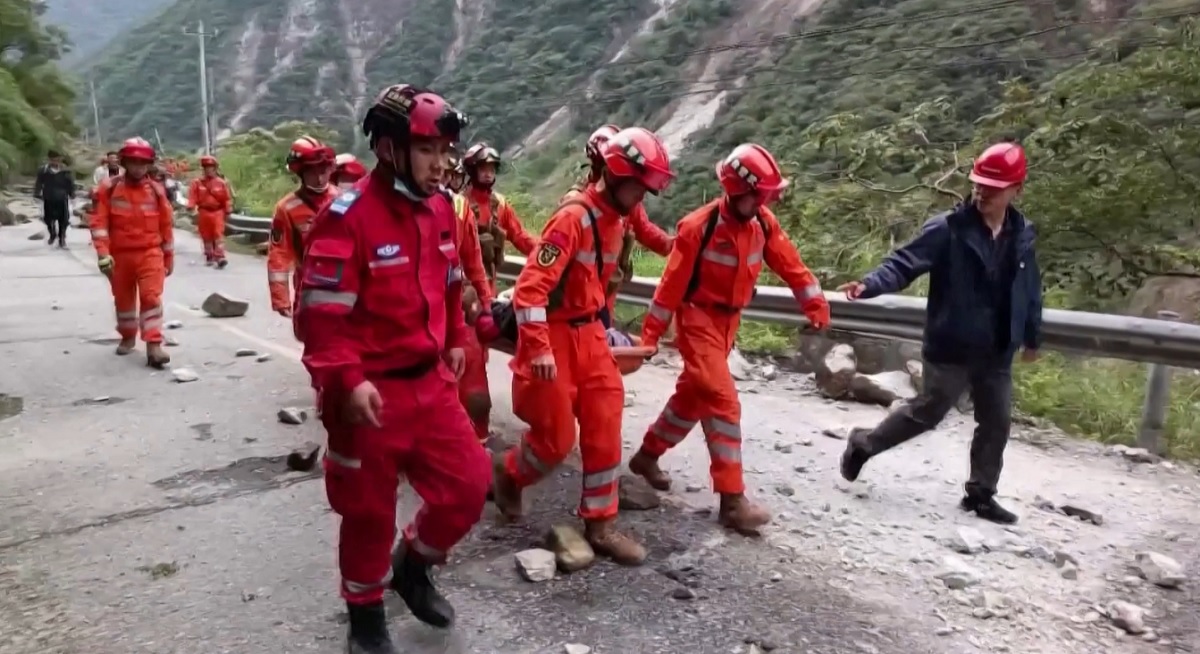 চীনে ভূমিকম্পে নিহতের সংখ্যা বেড়ে ৭৪