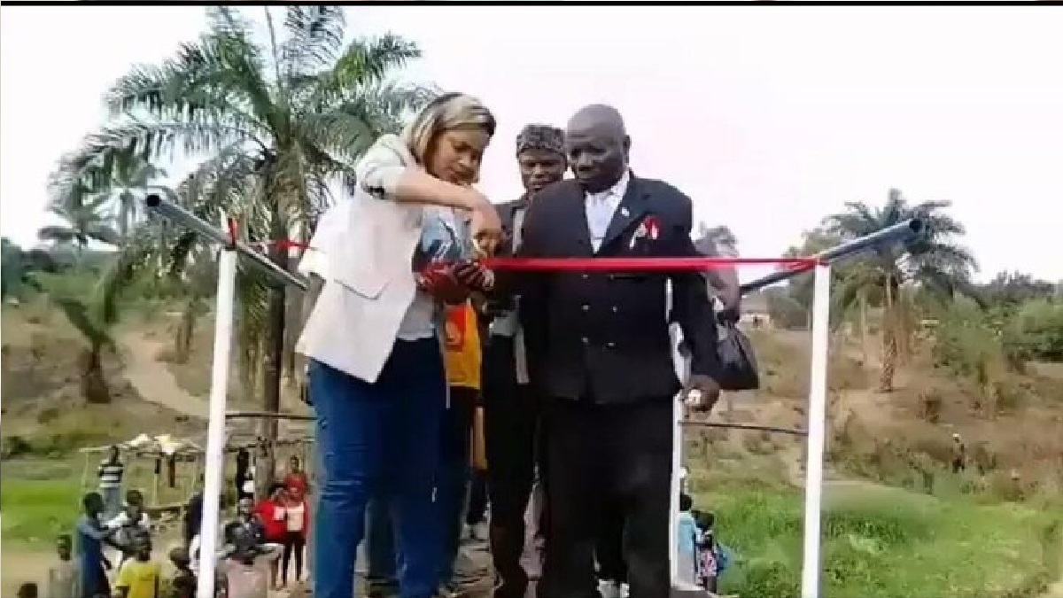 কঙ্গোয় উদ্বোধনের আগেই অতিথিদের নিয়েই ভেঙে পড়লো সেতু