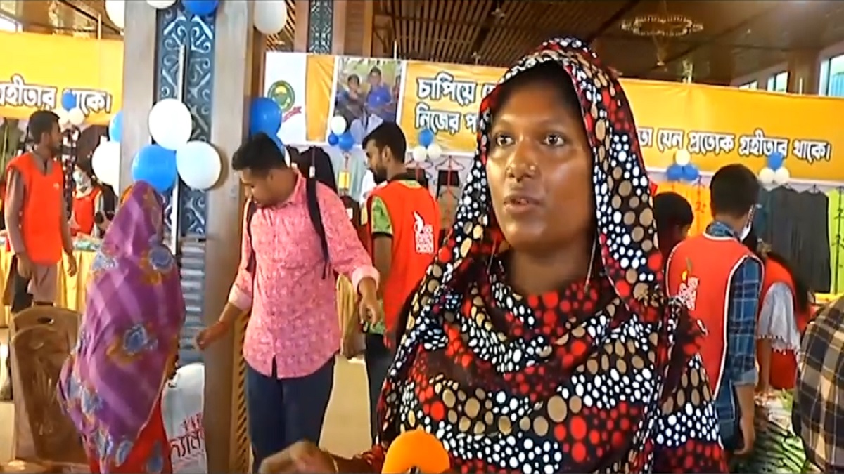 চট্টগ্রামে ‘এক টাকায় কেনাকাটা’