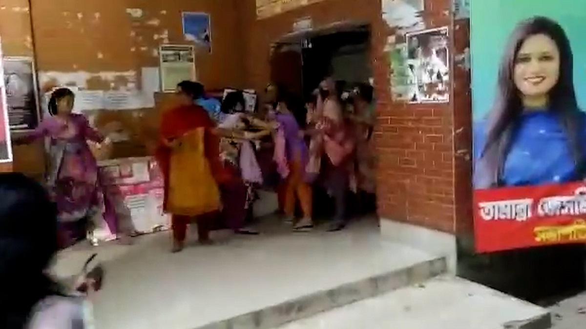 ক্যাম্পাস থেকে বের করে দেয়া হয়েছে ইডেন কলেজ ছাত্রলীগের সভাপতি-সাধারণ সম্পাদককে