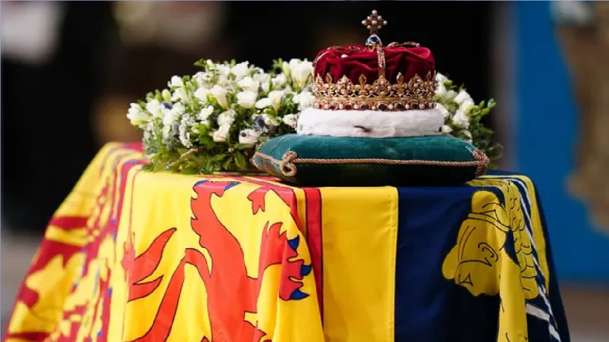 স্কটল্যান্ড থেকে আজ লন্ডনে নেয়া হবে রানি এলিজাবেথের কফিন