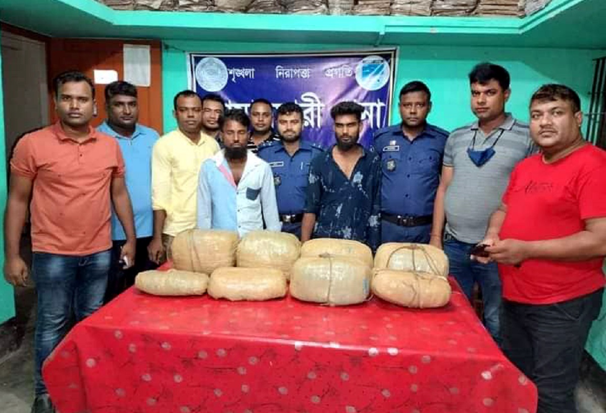২৫ কেজি গাঁজাসহ ২ মাদক কারবারি আটক