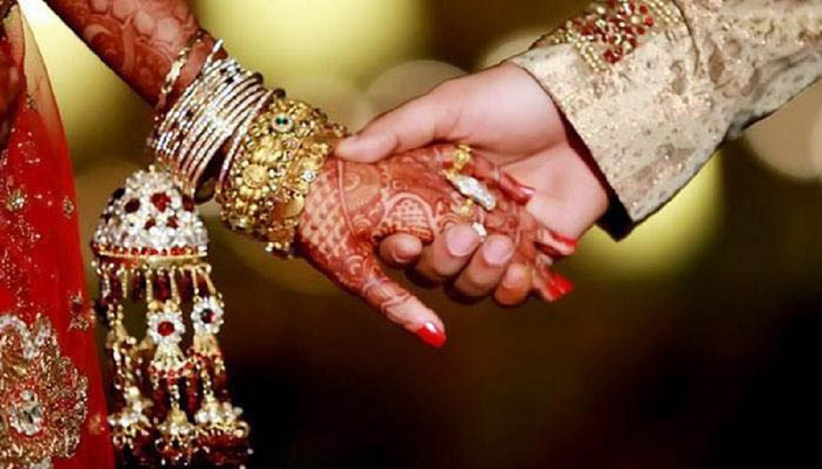 বাবার পঞ্চম বিয়ে ঠেকাতে হাজির সাত সন্তান, গ্রেফতার বৃদ্ধ