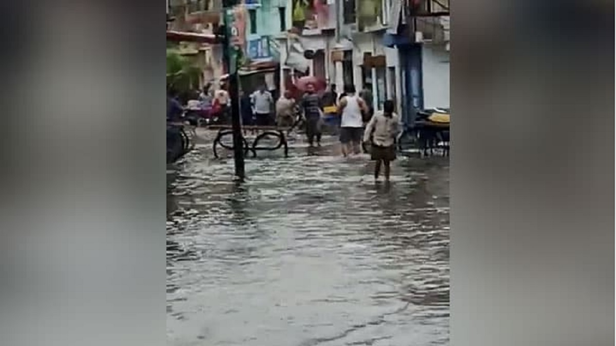 তীব্র বৃষ্টিপাতে ভারতে দেয়াল ধসে নিহত ৯