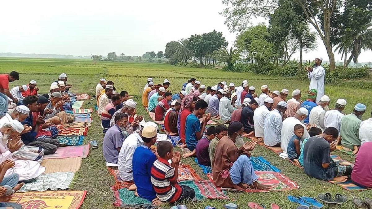 শৈলকুপায় বৃষ্টির জন্য ইস্তিগফার নামাজ ও বিশেষ দোয়ার আয়োজন