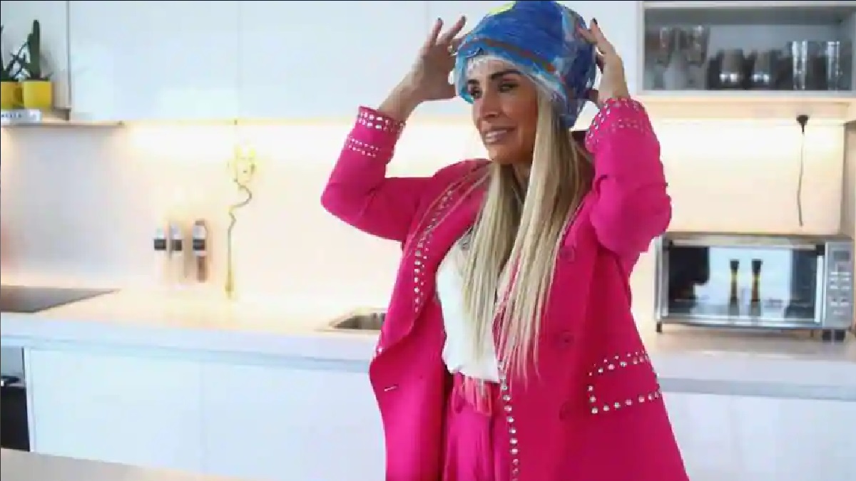 কেমো থেরাপিতে ঝরবে না চুল, বিশেষ হেলমেট আবিষ্কার আর্জেন্টিনার নারীর