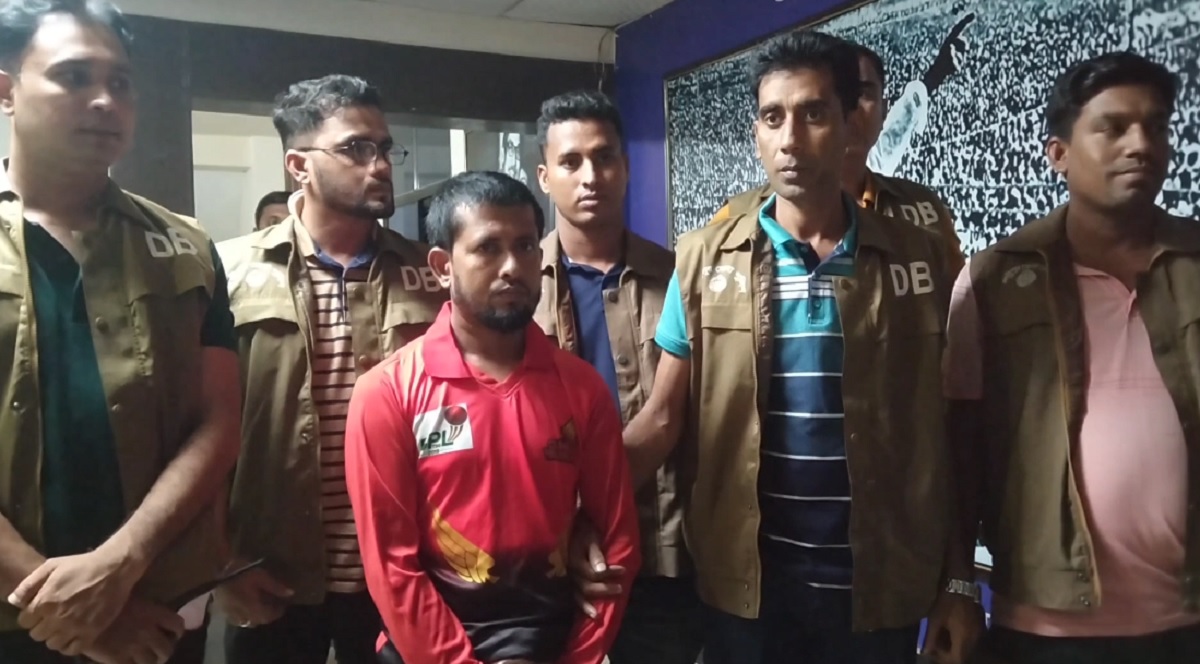 লক্ষ্মীপুরে চোরাই মোটরসাইকেল উদ্ধার, আটক ৭