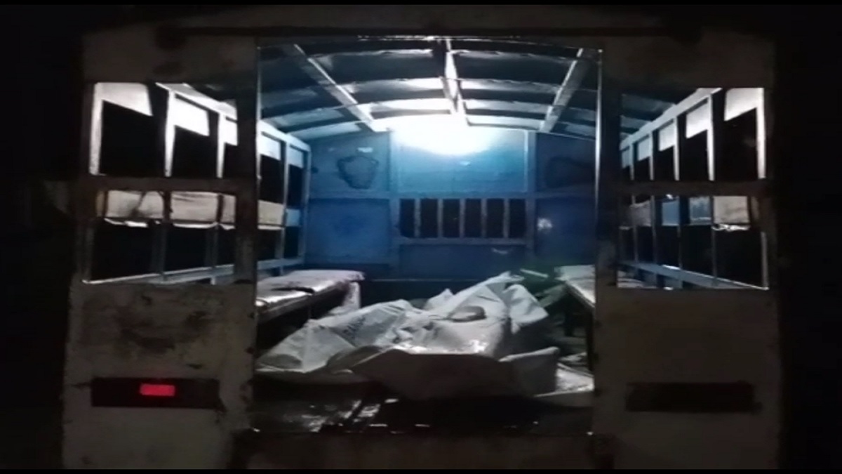 লক্ষ্মীপুরে অটোরিকশা-কাভার্ডভ্যানের মুখোমুখি সংঘর্ষে নিহত ৩