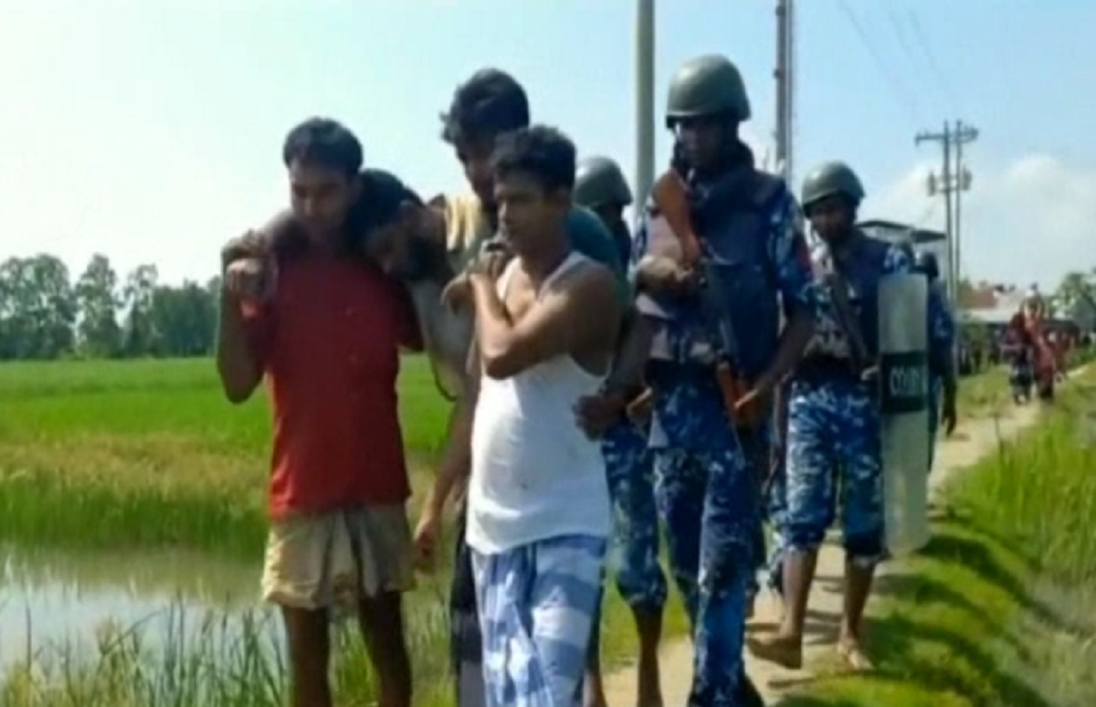 হাতিয়ায় দুই ডাকাত দলের সংঘর্ষে নিহত ৩, অস্ত্রসহ আটক ৫