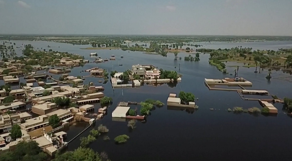 পাকিস্তানে বন্যায় প্রাণহানি ছাড়ালো দেড় হাজার