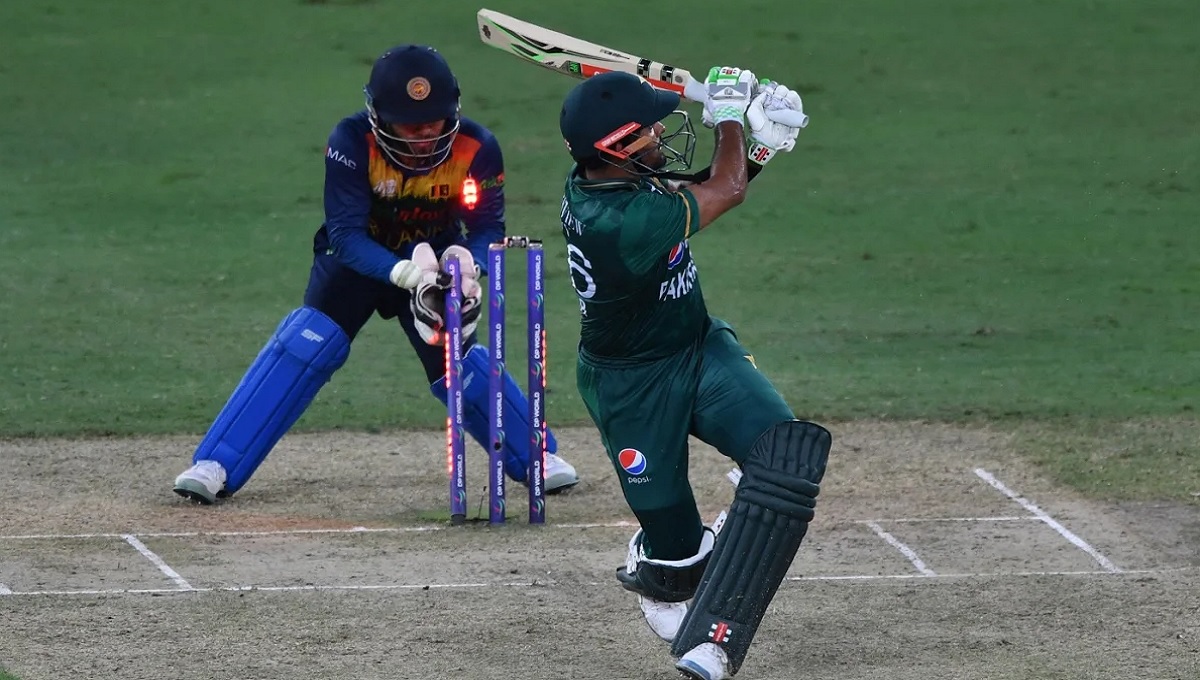 লঙ্কান স্পিনারদের তোপে ১২১ রানেই শেষ পাকিস্তানের ইনিংস