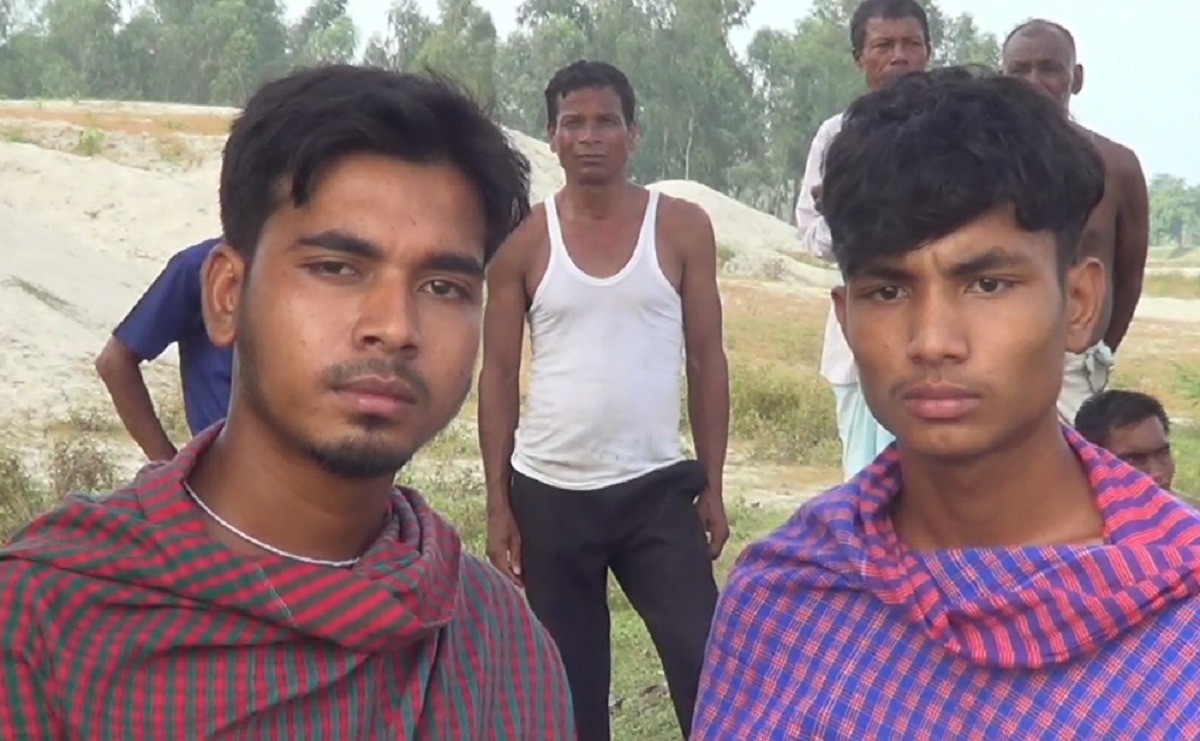 পঞ্চগড় নৌকাডুবি: বাবা-মাসহ একই পরিবারের ৬ সদস্যকে হারিয়ে নিঃস্ব উজ্জল-অজয়