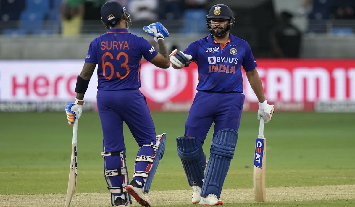 ভারতকে ম্যাচে ফিরিয়ে সাজঘরে রোহিত ও সূর্যকুমার