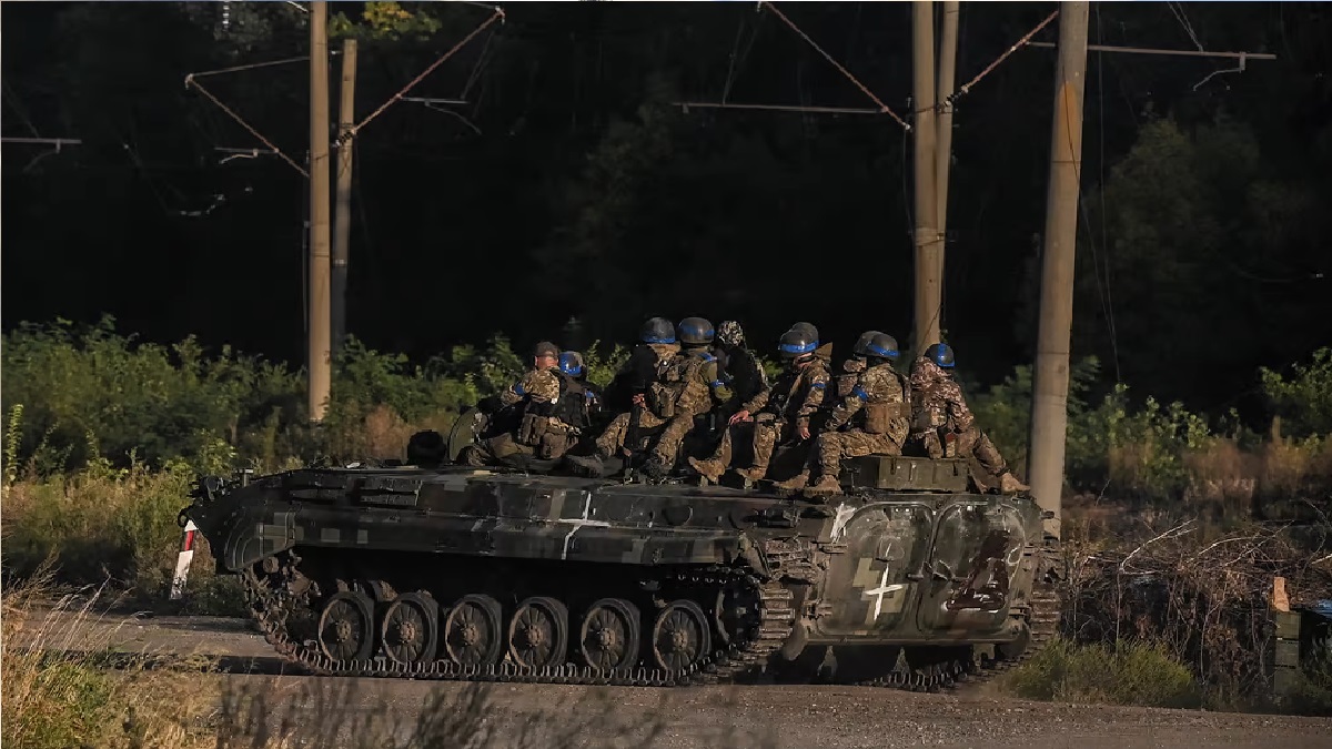 ‘পিছু হটছে রুশ বাহিনী’