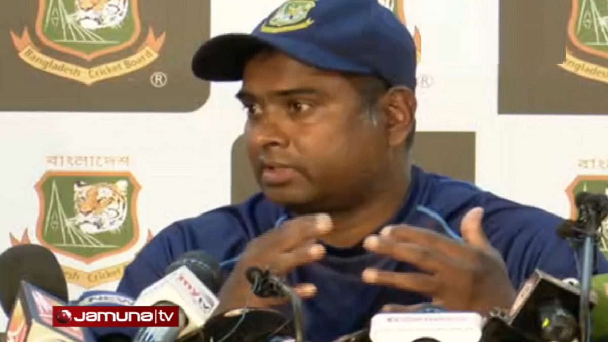 ‘ধোনির ক্যারিয়ার শেষ হয়েছে, তেমনটা মাহমুদউল্লাহরও’