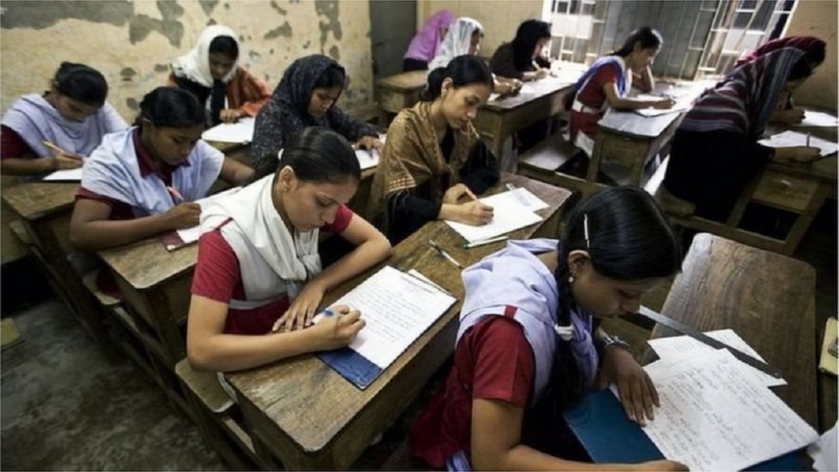 শৈলকুপায় এসএসসির প্রশ্ন বিলিতে দেরি, ২ শিক্ষককে অব্যহতি