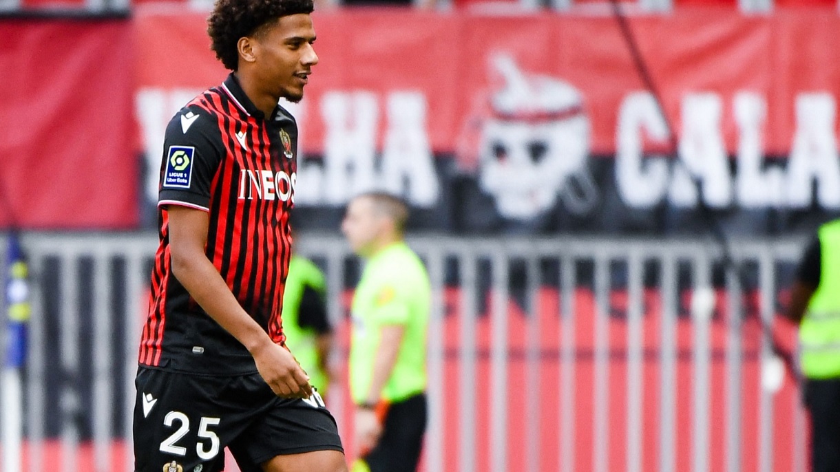 ৯ সেকেন্ডের মধ্যেই মাঠের বাইরে তোদিবো, ফুটবলের দ্রুততম লাল কার্ড কি এটাই?