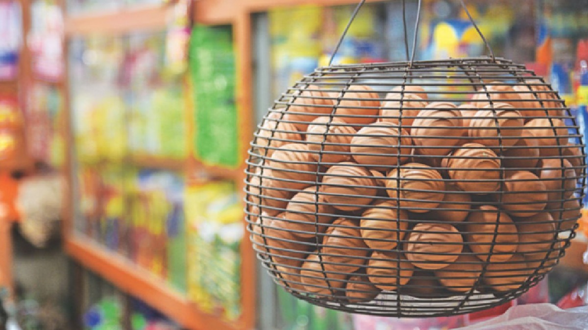 ডিমের বাজারে উত্তাপ কমছে না