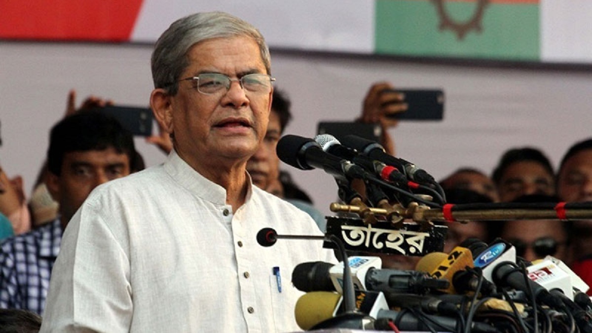 সরকার ঘাবড়ে গেছে বলেই কর্মকর্তাদের অব্যাহতি দেয়া হচ্ছে: ফখরুল