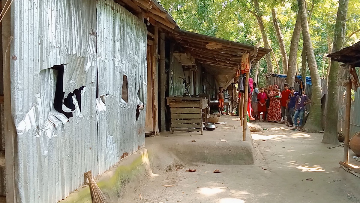 শৈলকুপায় প্রভাব বিস্তার নিয়ে দু’পক্ষের সংঘর্ষে আহত ১০