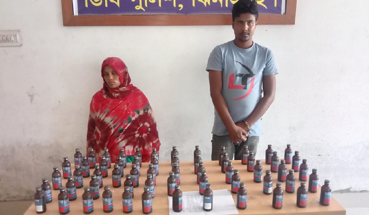 ওত পেতে ছিলেন গোয়েন্দারা, হাতেনাতে ধরলেন দুই মাদক কারবারিকে