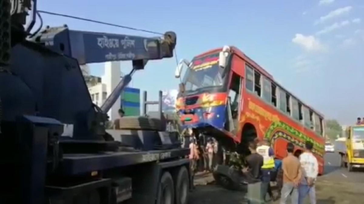 ফেব্রুয়ারিতে সড়ক, রেল ও নৌ-পথে ৫০৭টি দুর্ঘটনা, নিহত ৫২২