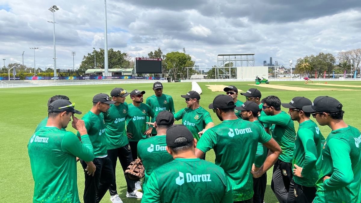 মাঠের বাইরে জিতেই চলেছে বাংলাদেশ