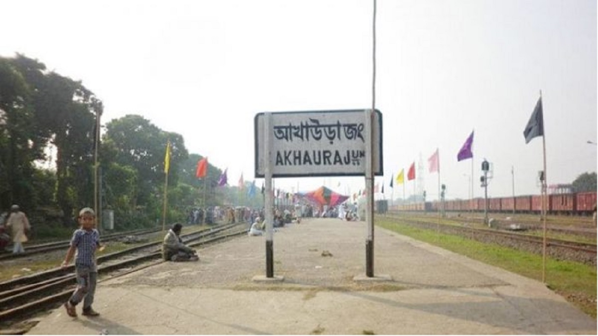 আখাউড়ায় ট্রেন থেকে সেনাবাহিনীর ইউনিফর্ম পরা ভুয়া মেজর আটক