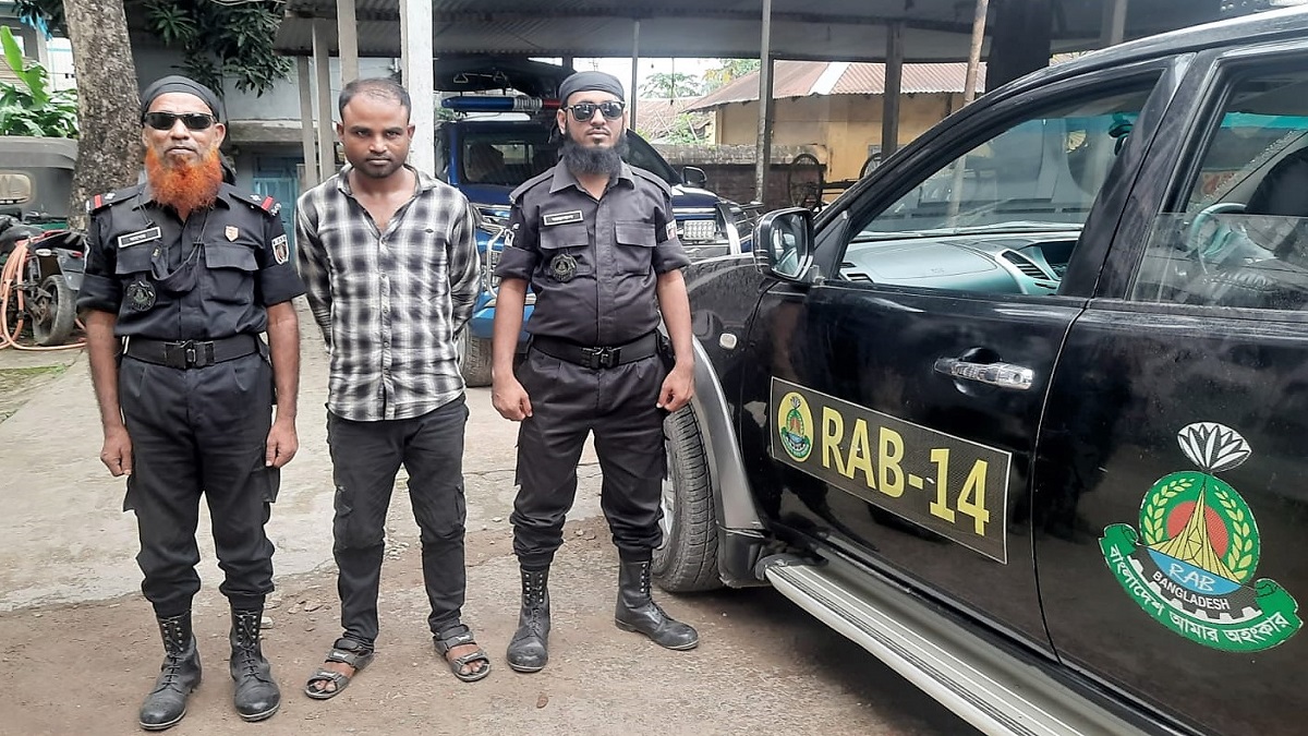 হত্যা মামলা থেকে রক্ষা পেতে জাতীয় পরিচয়পত্র পরিবর্তন করে ৭ বছর পলাতক