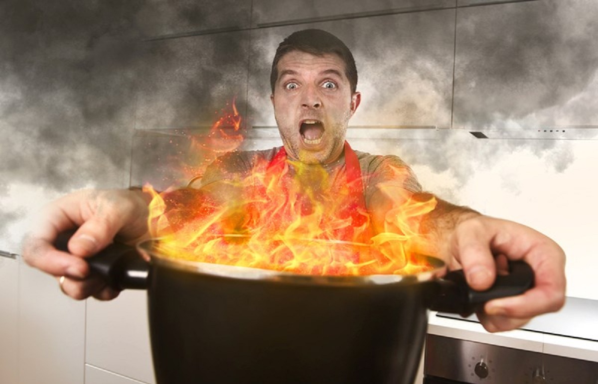 খাবার পুড়ে যাওয়া মানেই নষ্ট নয়, দূর করা সম্ভব পোড়া গন্ধ ও স্বাদ