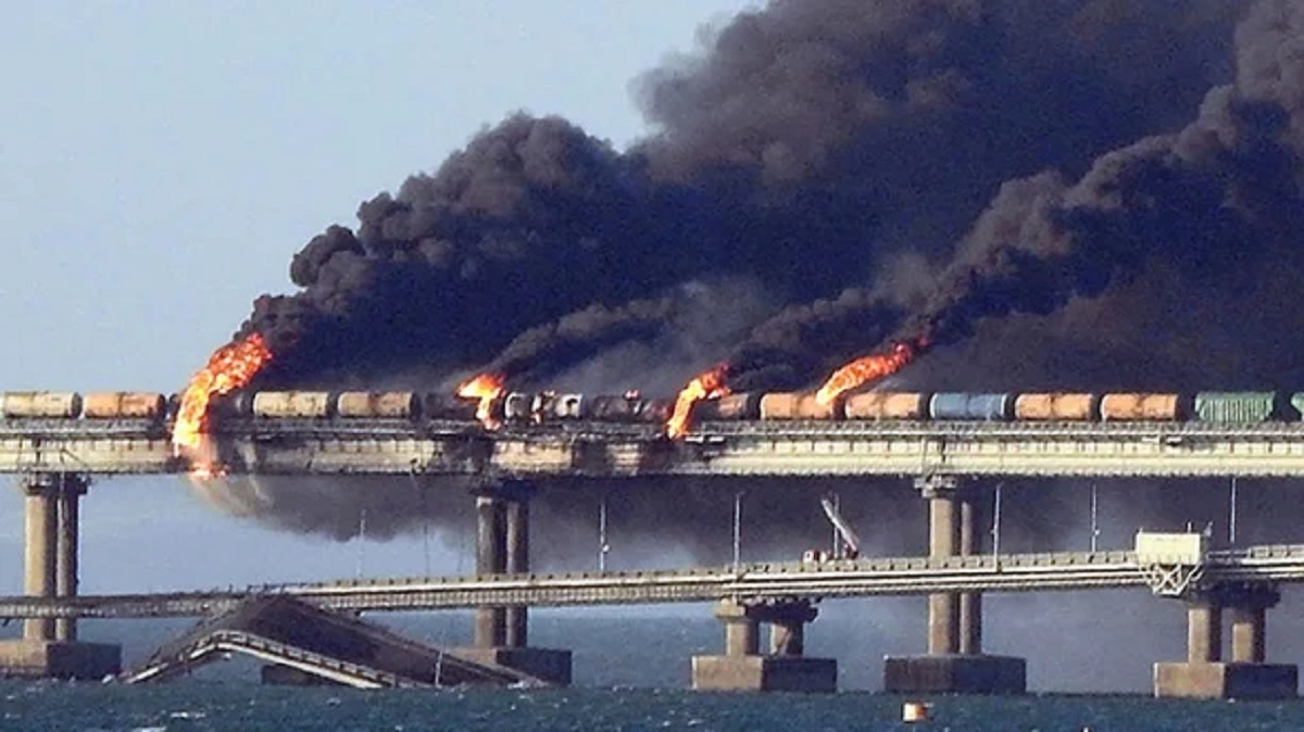 ক্রাইমিয়া সেতুতে হামলা: এটি ইউক্রেনেরই ‘সন্ত্রাসী কর্মকাণ্ড’, বললেন পুতিন