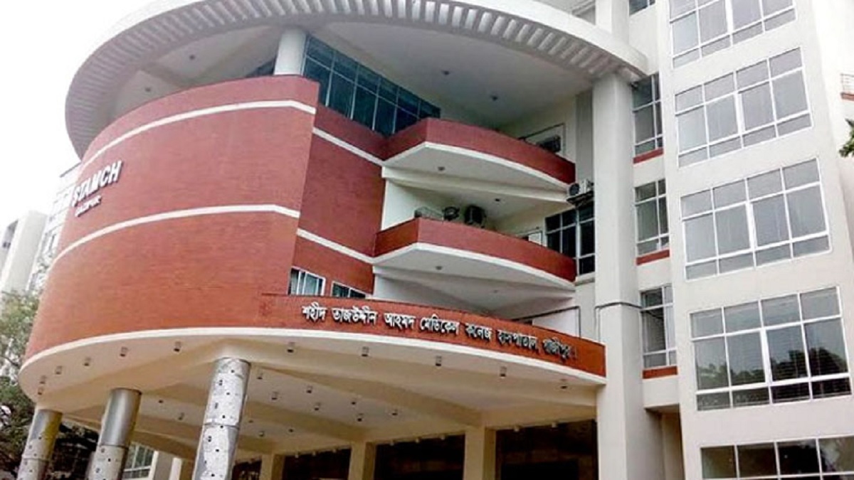 গাজীপুরে পূর্বশত্রুতার জেরে ২ জনকে কুপিয়ে জখম