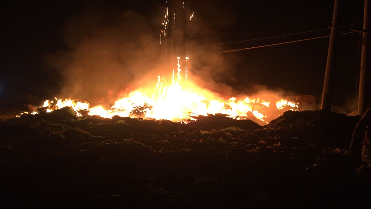 গাজীপুরে ভাঙ্গারীর গুদামে আগুন