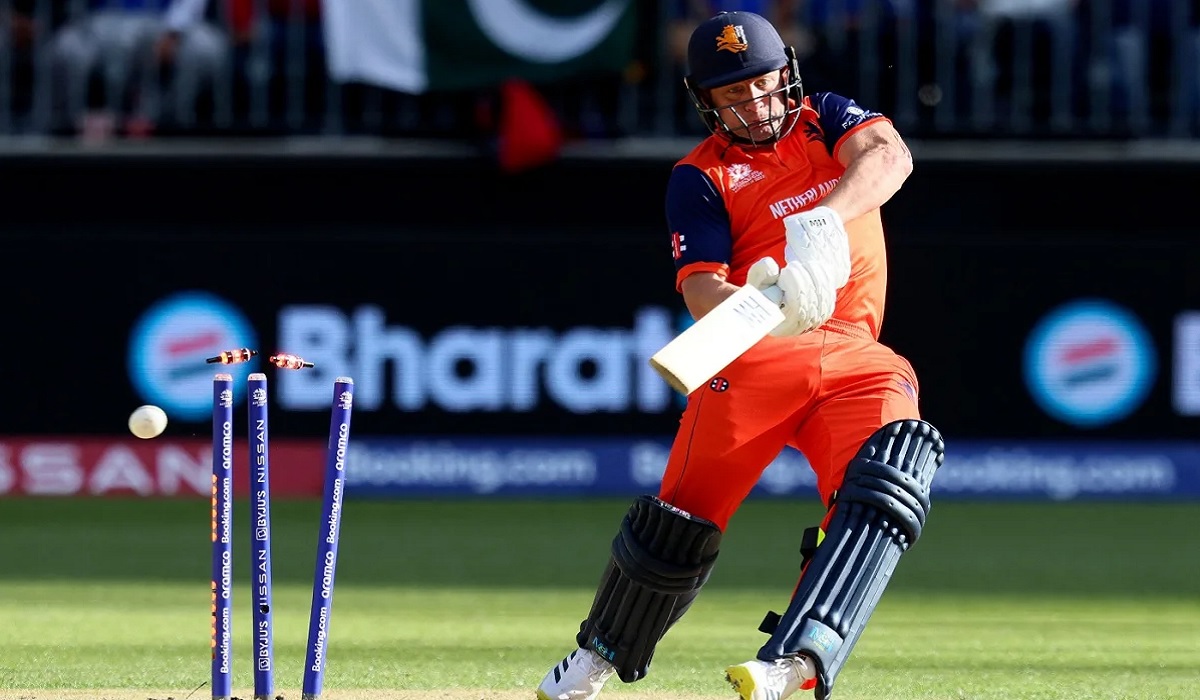 গর্ত থেকে উঠতে পাকিস্তানের লক্ষ্য মাত্র ৯২ রান