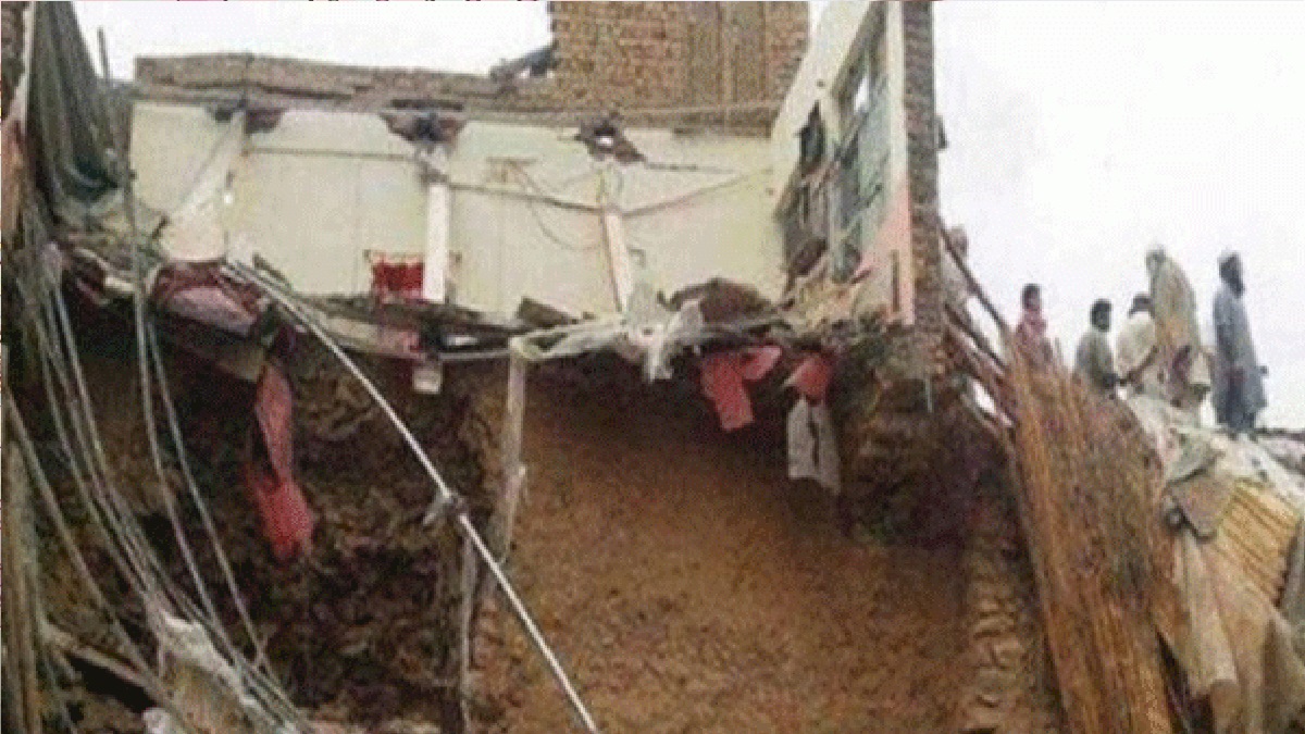 বাড়ির ছাদ ধসে পাকিস্তানে ৯ জনের মৃত্যু