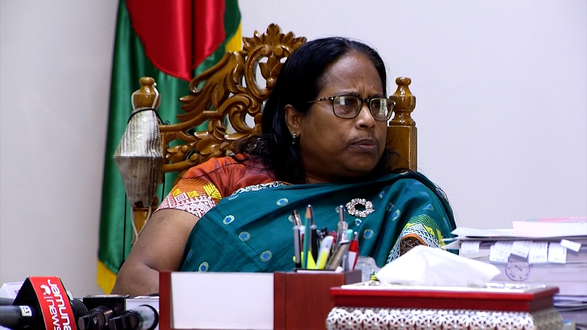 এনআইডি সেবার দায়িত্ব পাচ্ছে স্বরাষ্ট্র মন্ত্রণালয়: ‘ইসির কিছুই করার নেই’